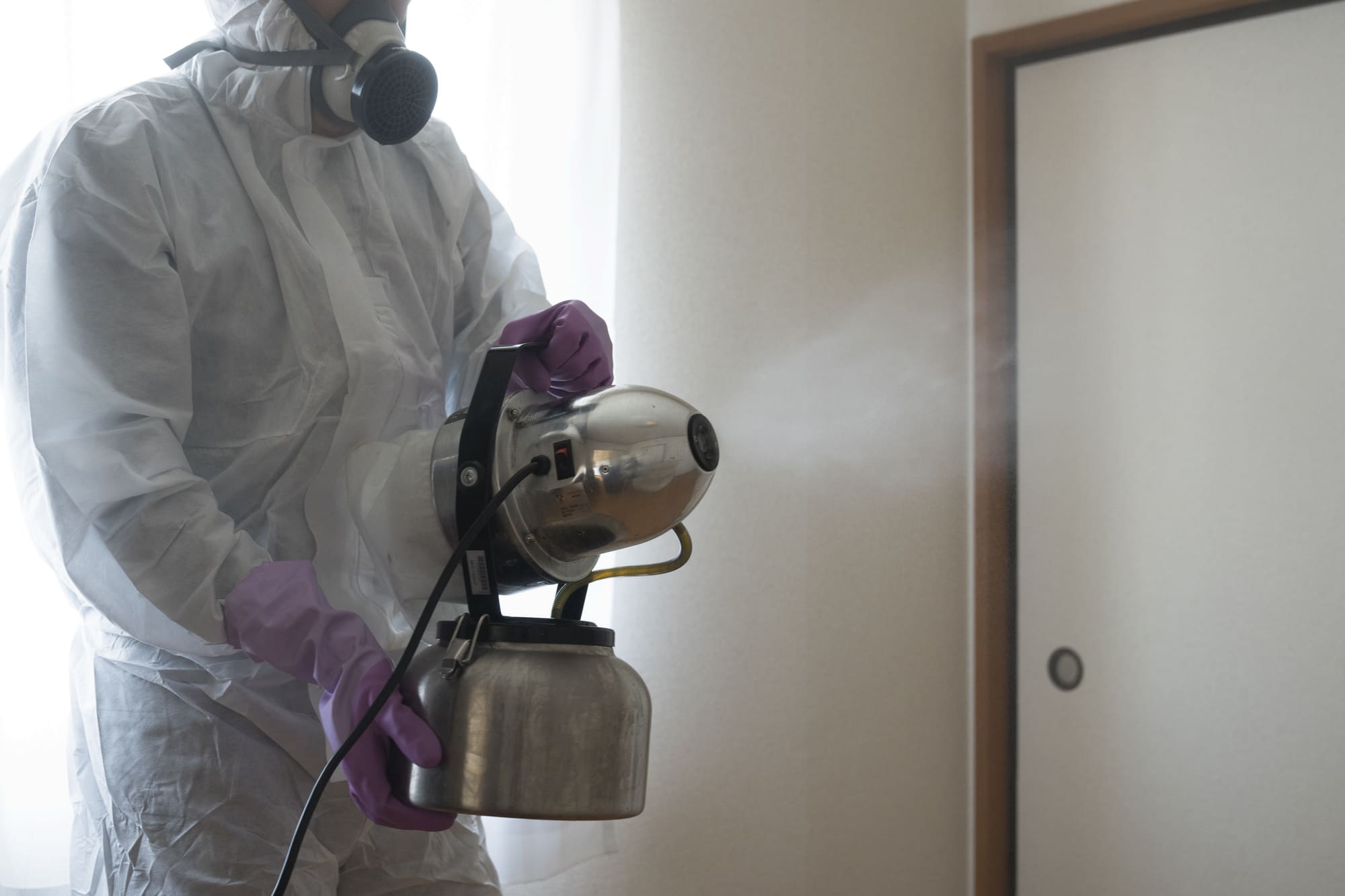 特殊清掃業者による匂い消しの方法